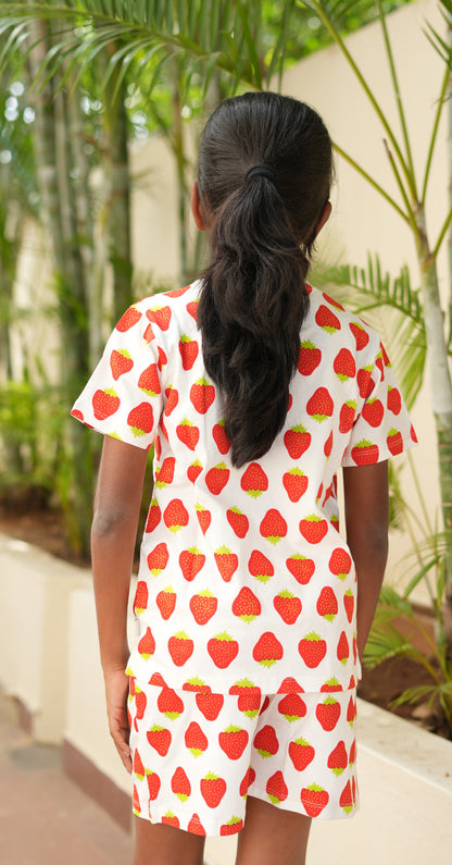 RED HEART STRAWBERRY